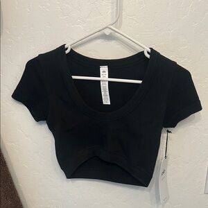 ALO Yoga Black Women's Crop Top